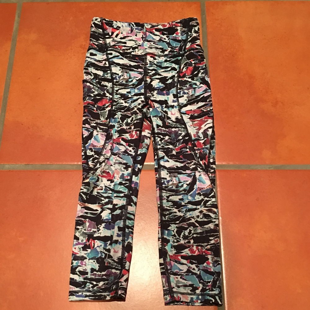 Lululemon size 2 break free crops.
